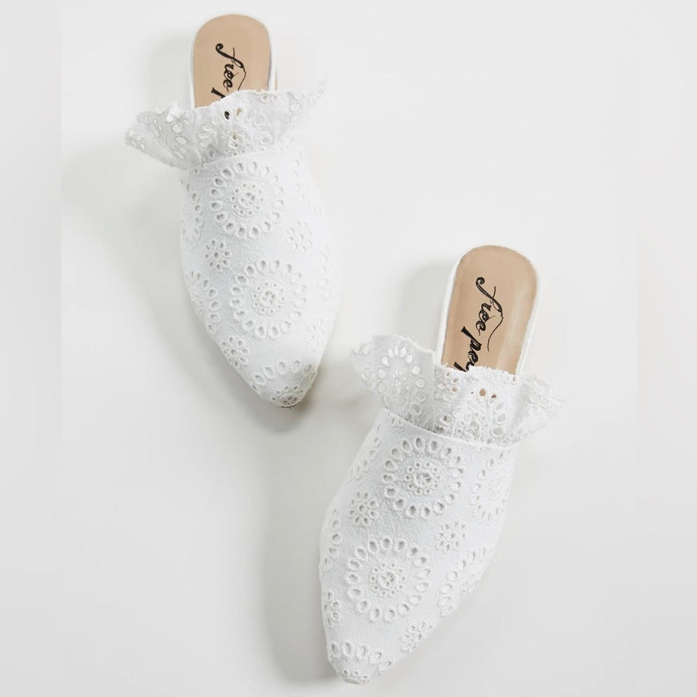 🆕{Free People} Sienna Eyelet Lace Ruffle Mules